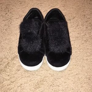 Toddler Girls Black PomPom Shoes